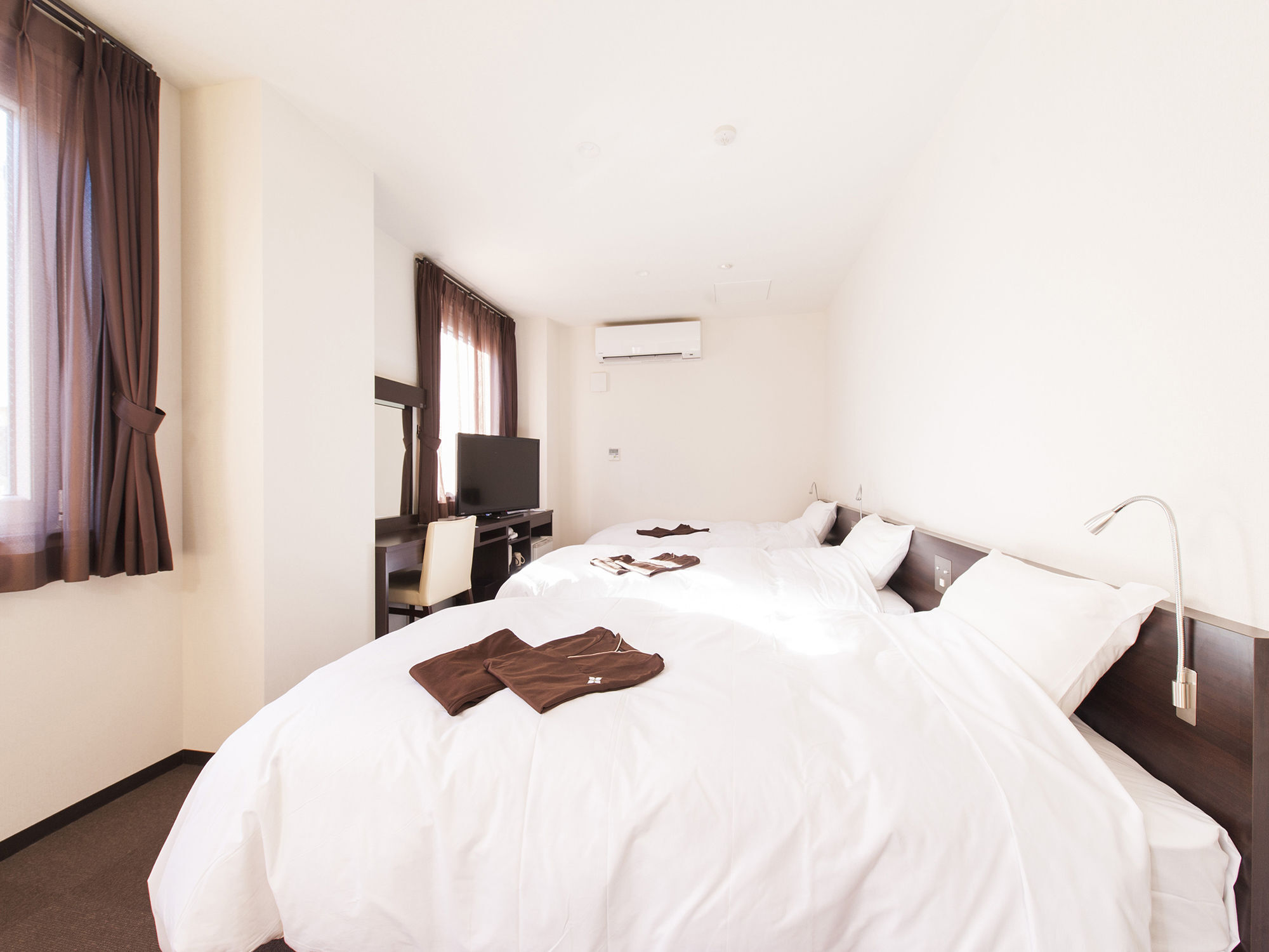 Hana Hotel Fukaya & Spa Екстериор снимка