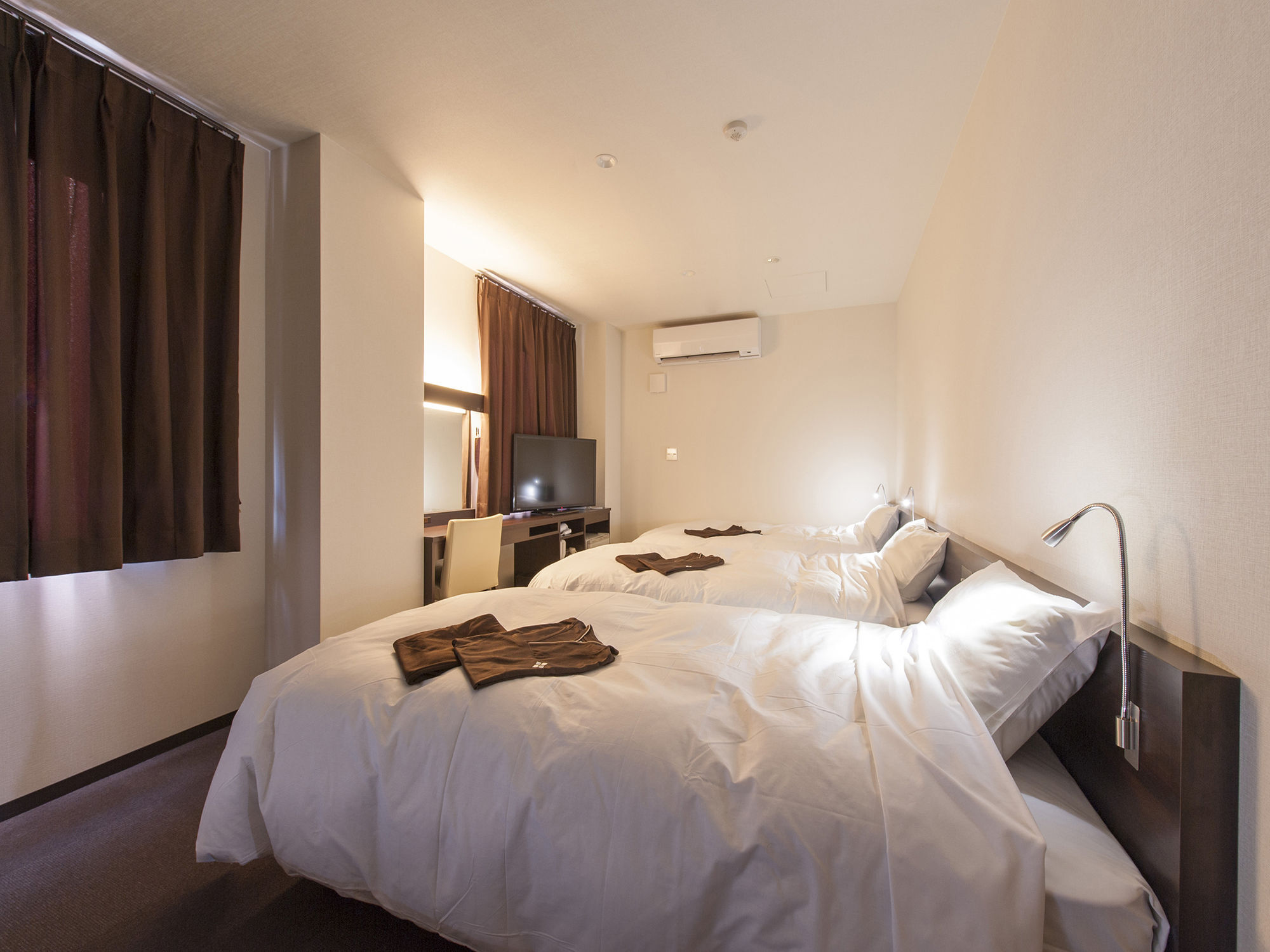 Hana Hotel Fukaya & Spa Екстериор снимка